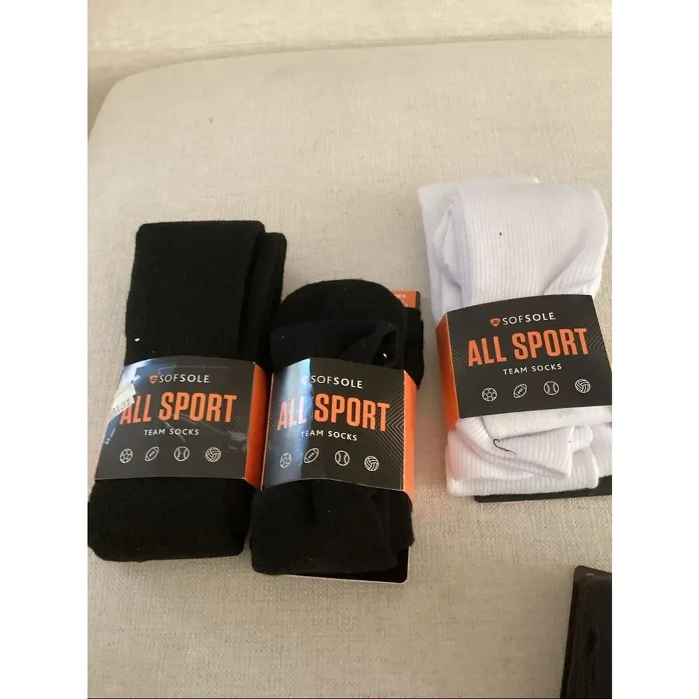 SOF SOUL ALL SPORT TEAM SOCKS. 6 Pairs, misc colors, 4 Mediums, 3 large, NWT